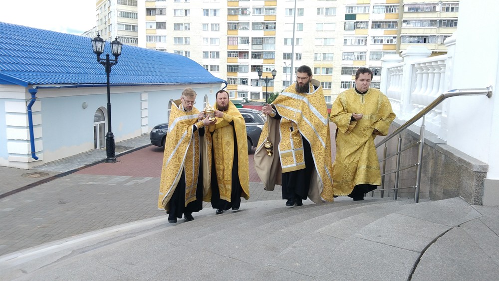 Прибытие ковчега с частицей мощей св. Николая Чудотворца в храм Казанской иконы Божией Матери г. Саранска